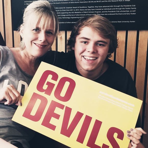 Meet your Posher, Kelli - Picture 1 of 1